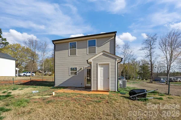 $2,100 | 409 Kickapoo Avenue, Gastonia, NC 28056