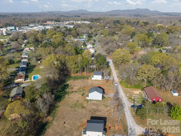 $2,100 | 409 Kickapoo Avenue, Gastonia, NC 28056