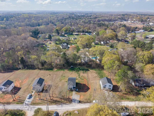 $2,100 | 409 Kickapoo Avenue, Gastonia, NC 28056