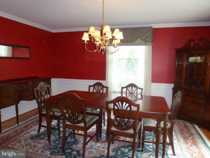 102 Tunbridge Road Baltimore, MD 21212 - Photo 2 of 30 Dining Room with crown molding