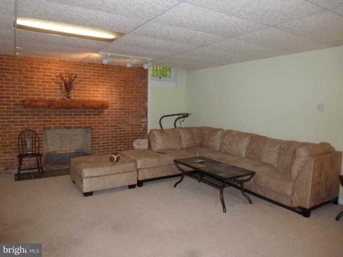 102 Tunbridge Road Baltimore, MD 21212 - Photo 21 of 30 Waterproofed Basment Recroom includes FP