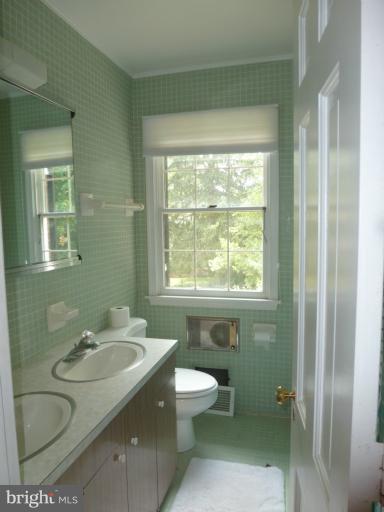 102 Tunbridge Road Baltimore, MD 21212 - Photo 5 of 30 Bath Hall