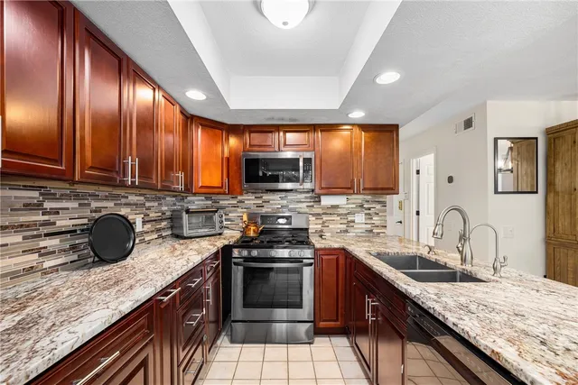 $389,000 | 68 Hilltop Drive, Unit D, North Providence, RI 02904