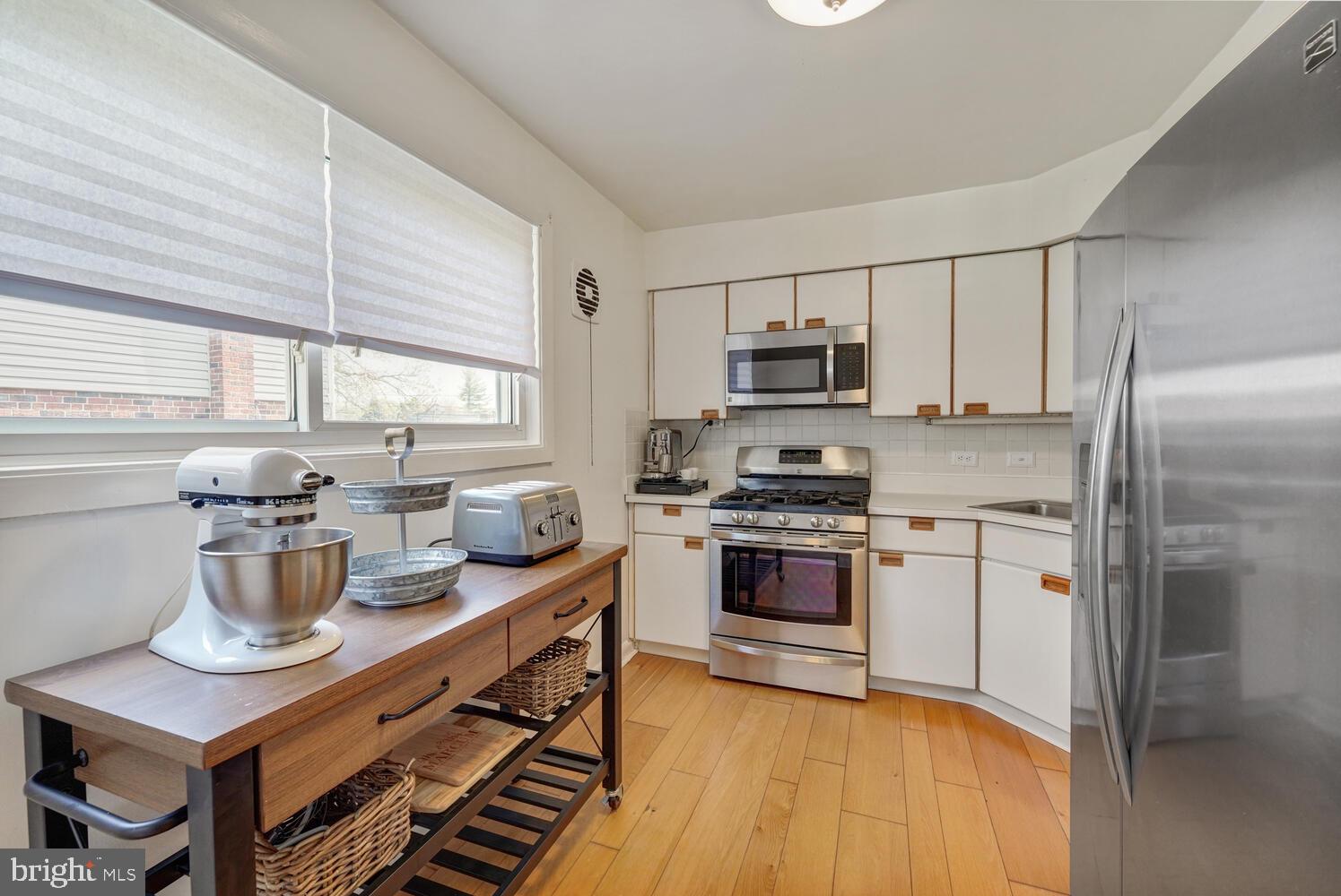 111 Holly Road Broomall, PA 19008 - Photo 12 of 37 Kitchen