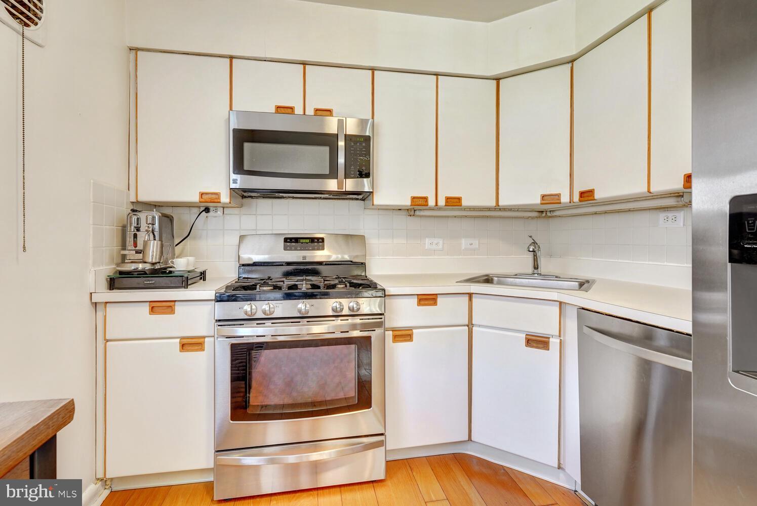 111 Holly Road Broomall, PA 19008 - Photo 14 of 37 Kitchen