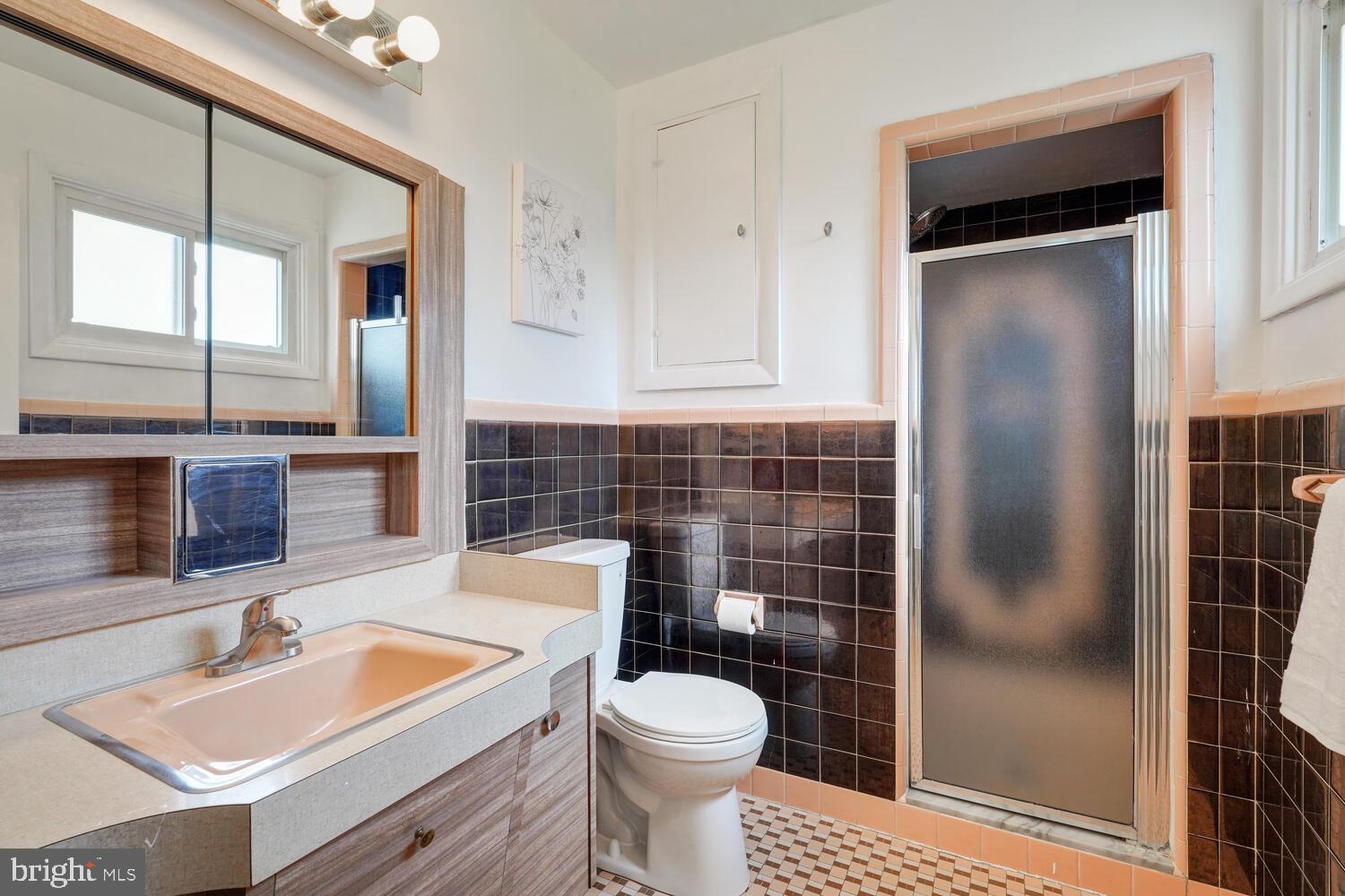 111 Holly Road Broomall, PA 19008 - Photo 19 of 37 Primary Bathroom