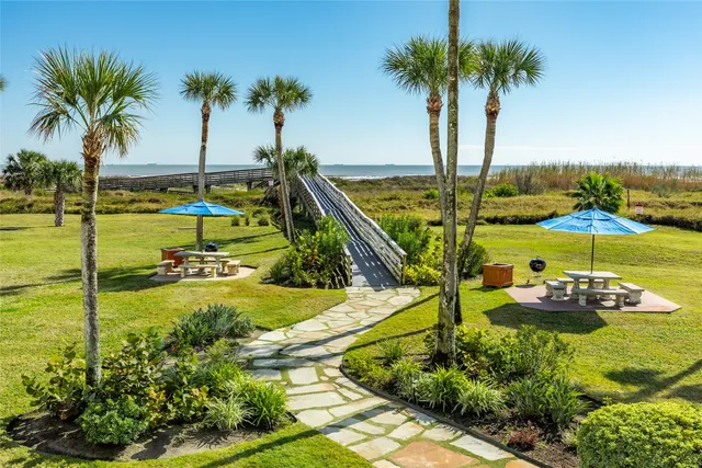 $475,000 | 1401 East Beach Drive, Unit 814, Galveston, TX 77550