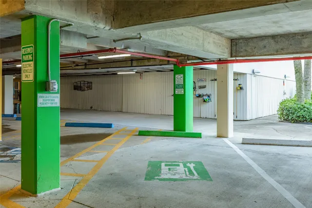 $475,000 | 1401 East Beach Drive, Unit 814, Galveston, TX 77550