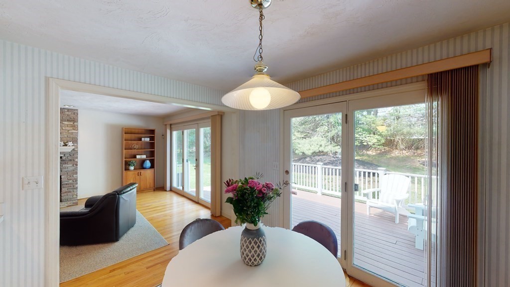 90 Cranberry Circle Sudbury, MA 01776 - Photo 12 of 37 a living room with furniture and a potted plant