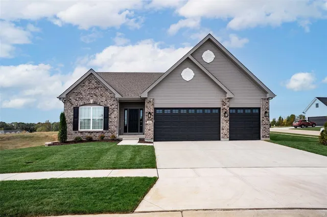 $438,860 | 6 Challenger (grand Columbia Ii) Court, O'Fallon, MO 63366