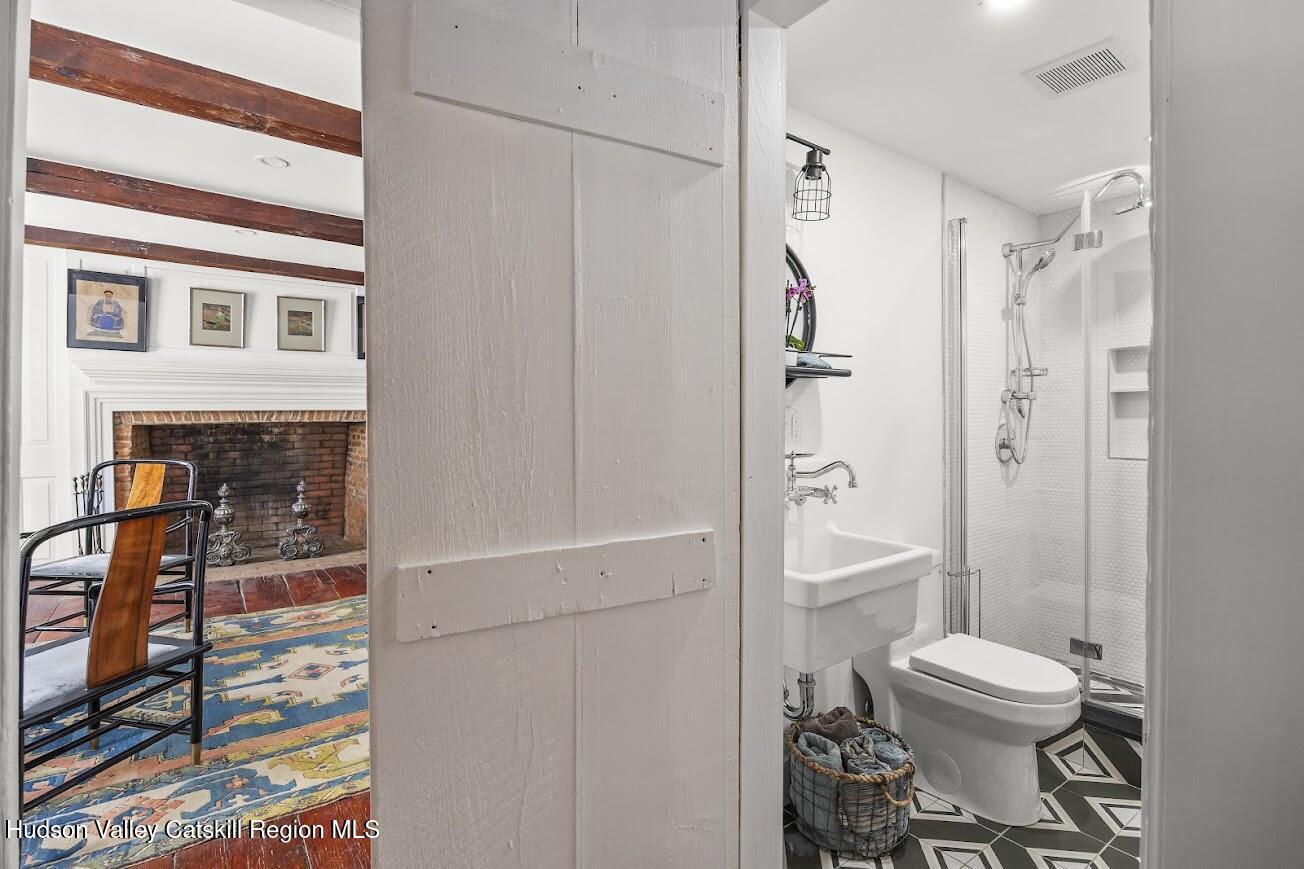 33 Broad Street Kinderhook, NY 12106 - Photo 30 of 76 28 - Full bath in Entry Foyer