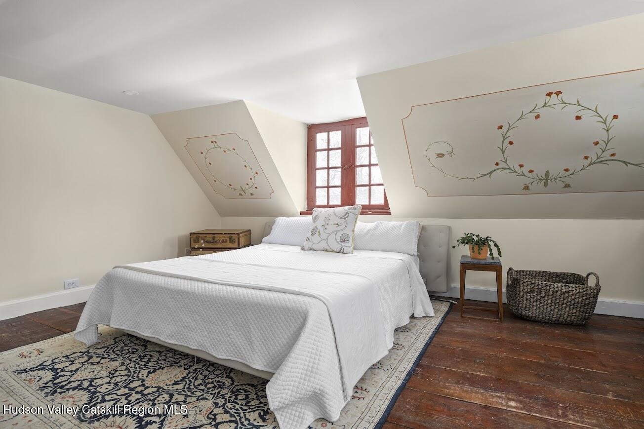 33 Broad Street Kinderhook, NY 12106 - Photo 39 of 83 41 - Bedroom looking toward front