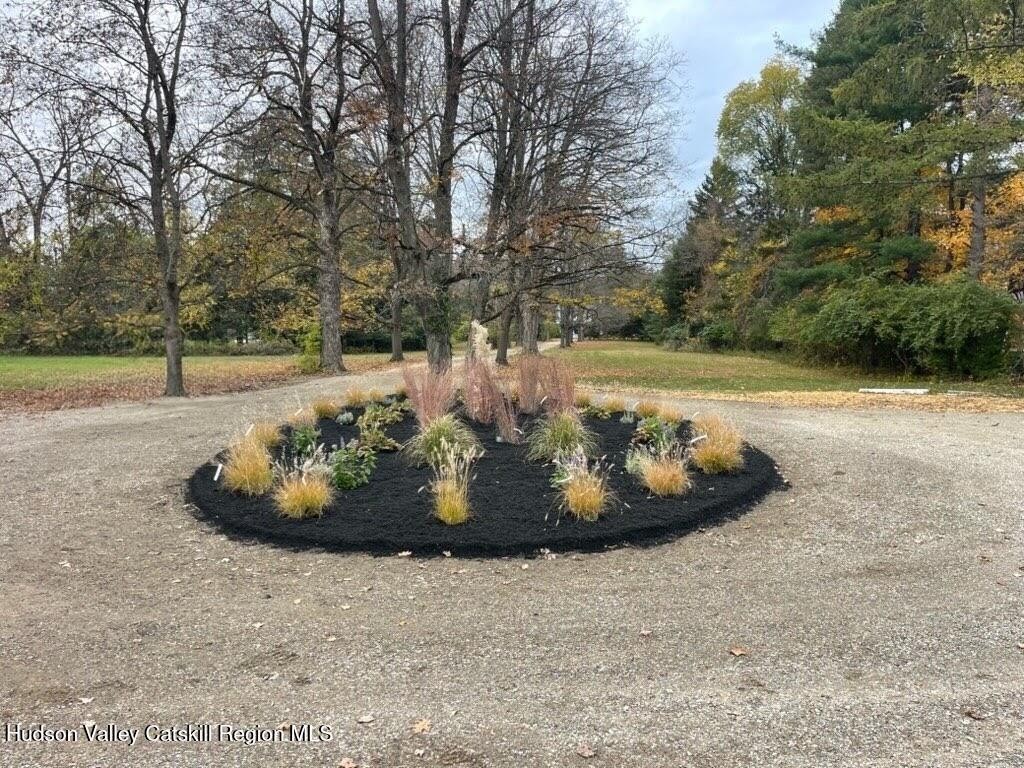 33 Broad Street Kinderhook, NY 12106 - Photo 73 of 83 69 - Planted Circular driveway