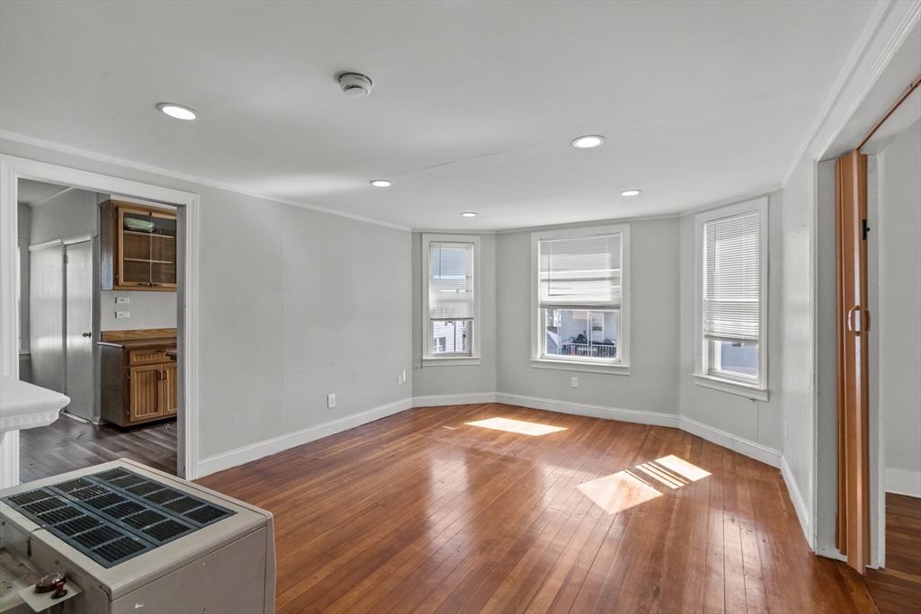 128 Cambridge Street Fall River, MA 02721 - Photo 18 of 42