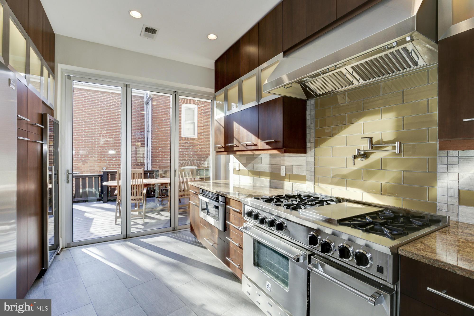 654 9th Street Northeast Washington, DC 20002 - Photo 14 of 26 Kitchen