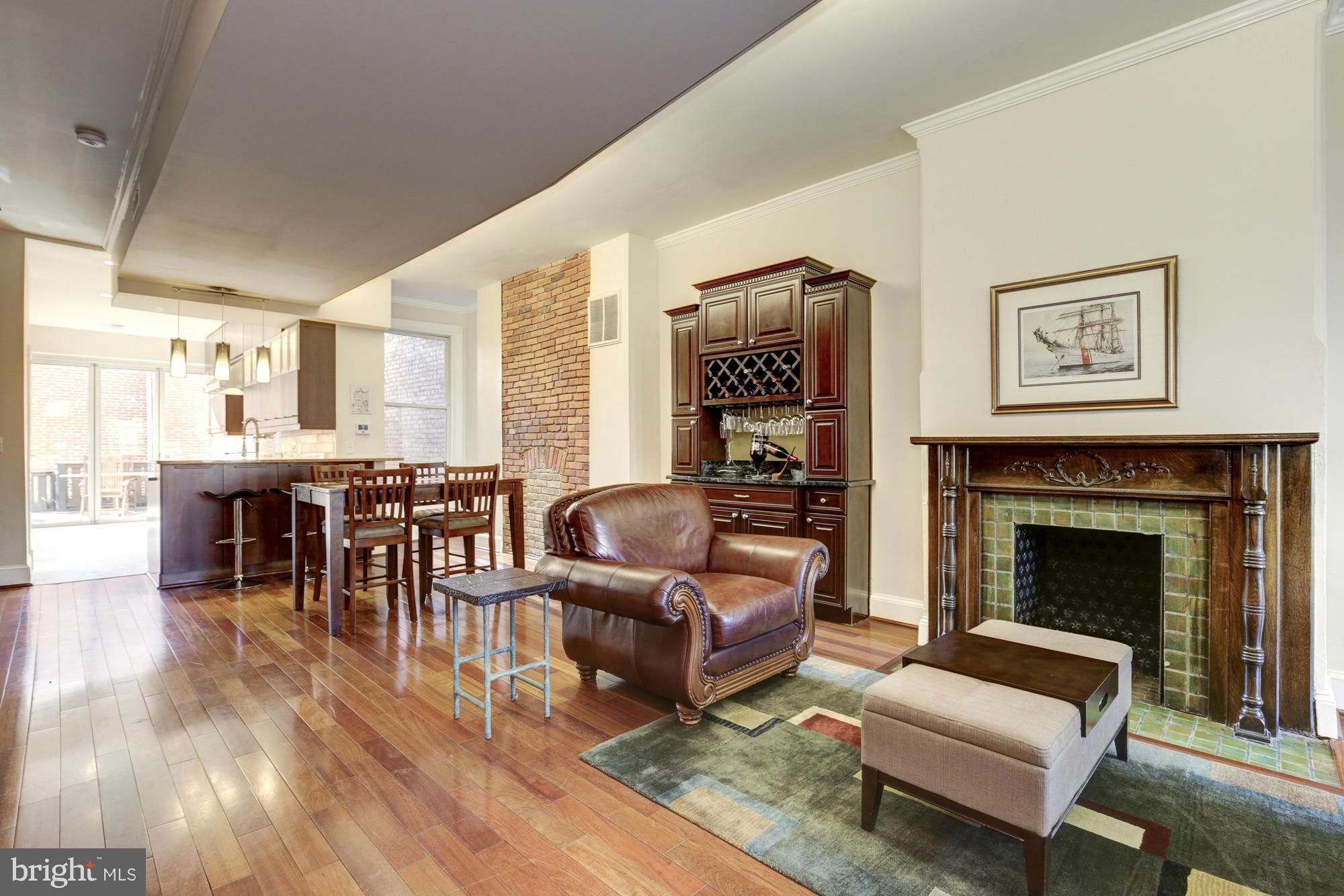 654 9th Street Northeast Washington, DC 20002 - Photo 7 of 26 Living Room