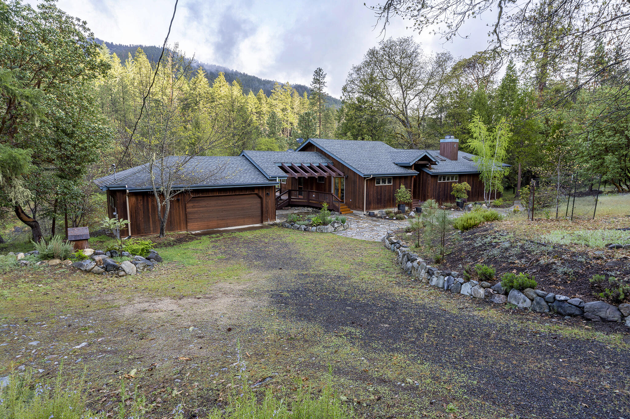 14738 Upper Applegate Road Jacksonville, OR 97530 - Photo 12 of 60 03__DSC2447