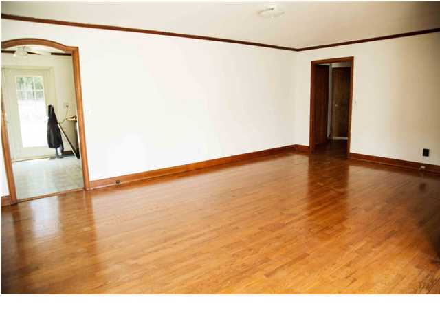 2205 Mae Dell Road Chattanooga, TN 37421 - Photo 8 of 25 Living Room