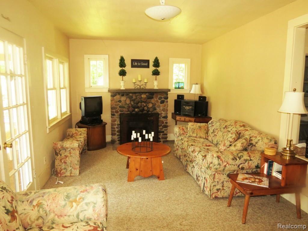 8343 Lakeshore Road Lexington, MI 48450 - Photo 8 of 33 IMG_0531.jpg