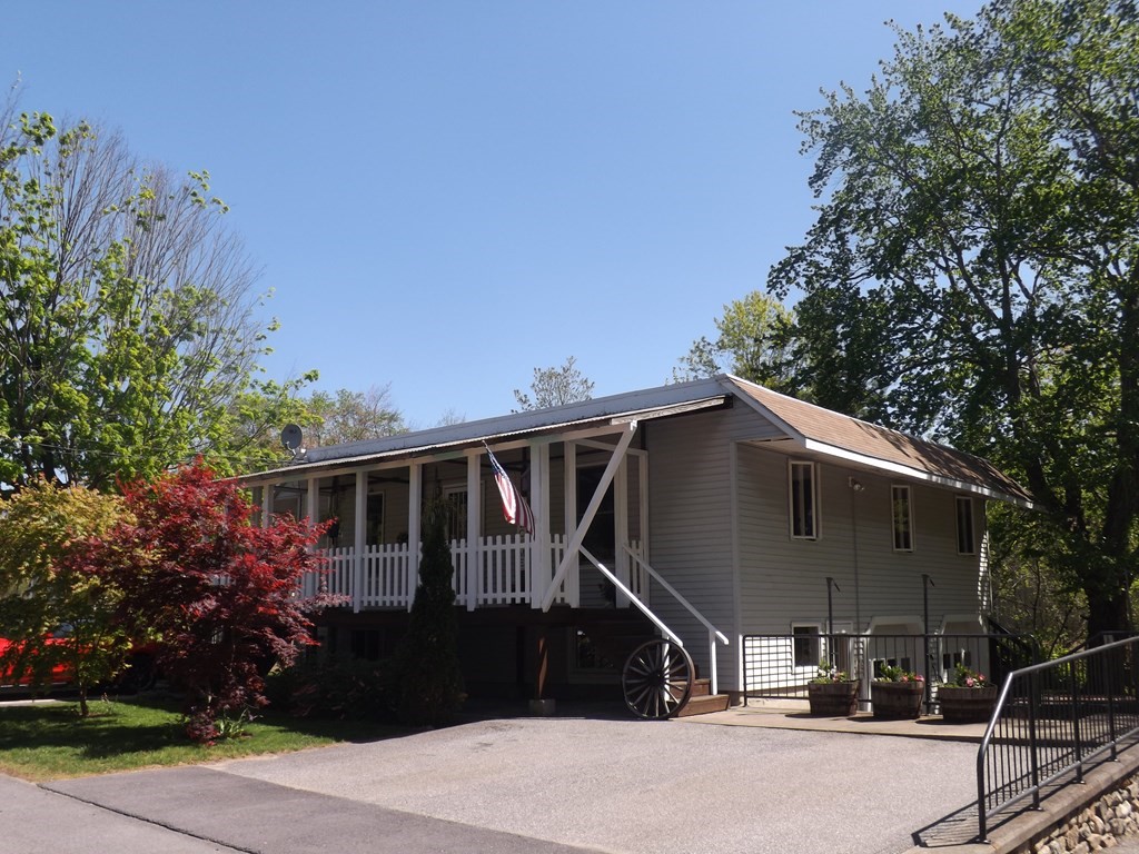 5 Hitchings Road Grafton, MA 01536 - Photo 3 of 29 Gallery Image 3