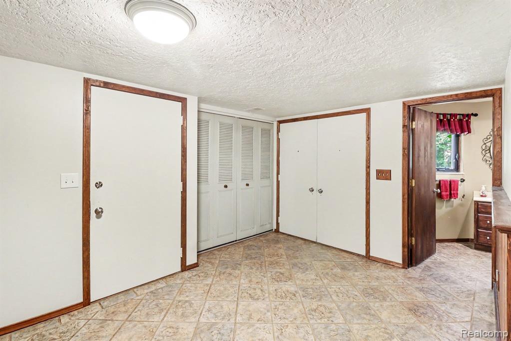 6300 North Raddatz Road Fowlerville, MI 48836 - Photo 33 of 42 Gallery Image 33
