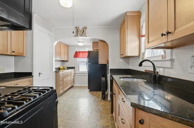 $324,900 | 60 Franklin Street, Dalton, MA 01226