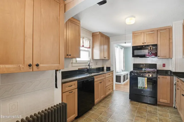 $324,900 | 60 Franklin Street, Dalton, MA 01226