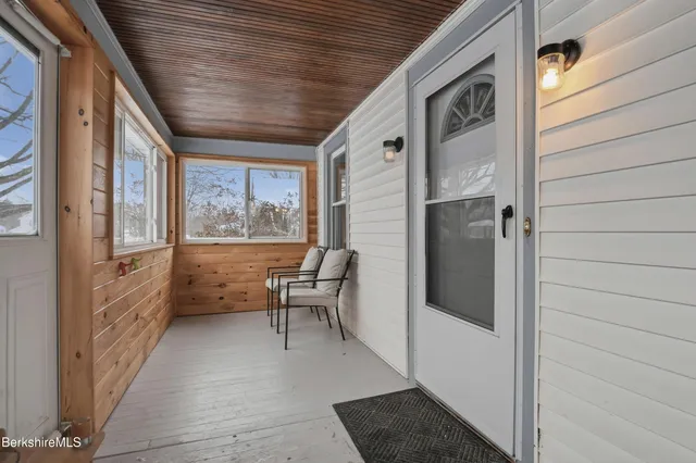 $324,900 | 60 Franklin Street, Dalton, MA 01226