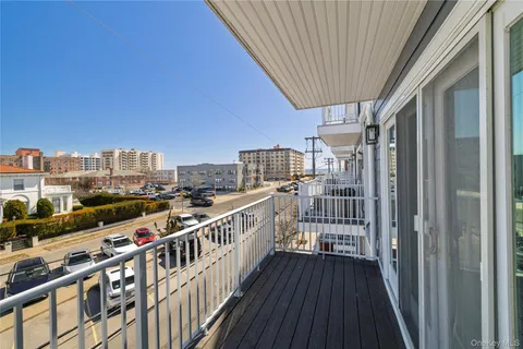 $895,000 | 159 Monroe Boulevard, Unit UPPR, Long Beach, NY 11561