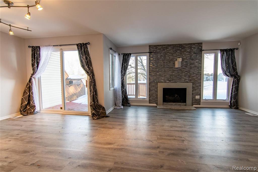 936 Golfview Court Rochester Hills, MI 48307 - Photo 12 of 47