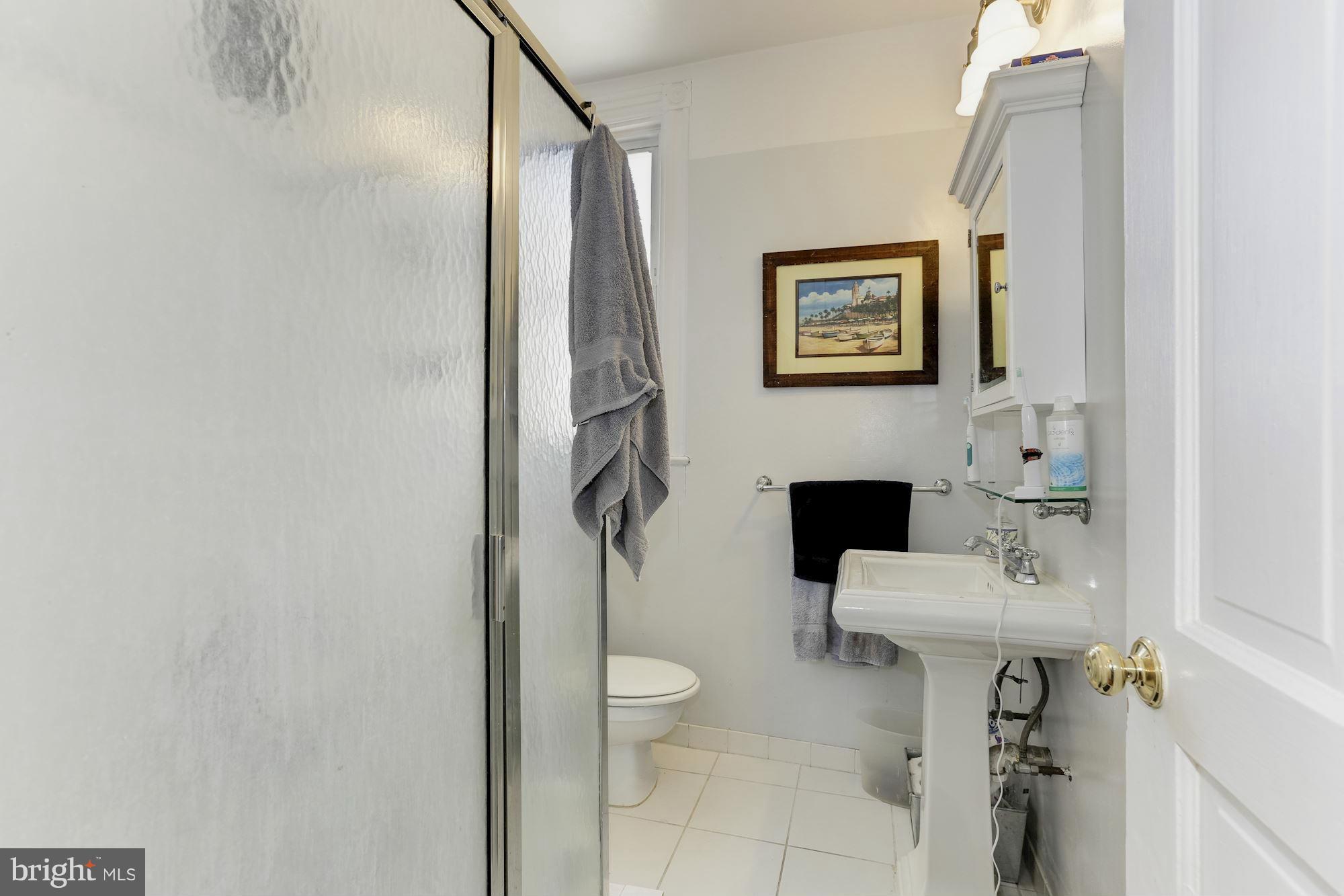 30 R Street Northwest Washington, DC 20001 - Photo 15 of 26 Bath