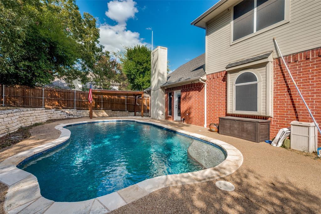 3902 Amy Court Arlington, TX 76016 - Photo 3 of 26