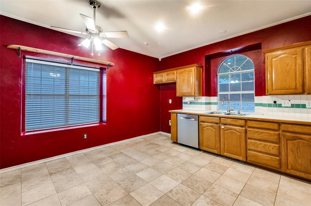 3902 Amy Court Arlington, TX 76016 - Photo 9 of 26