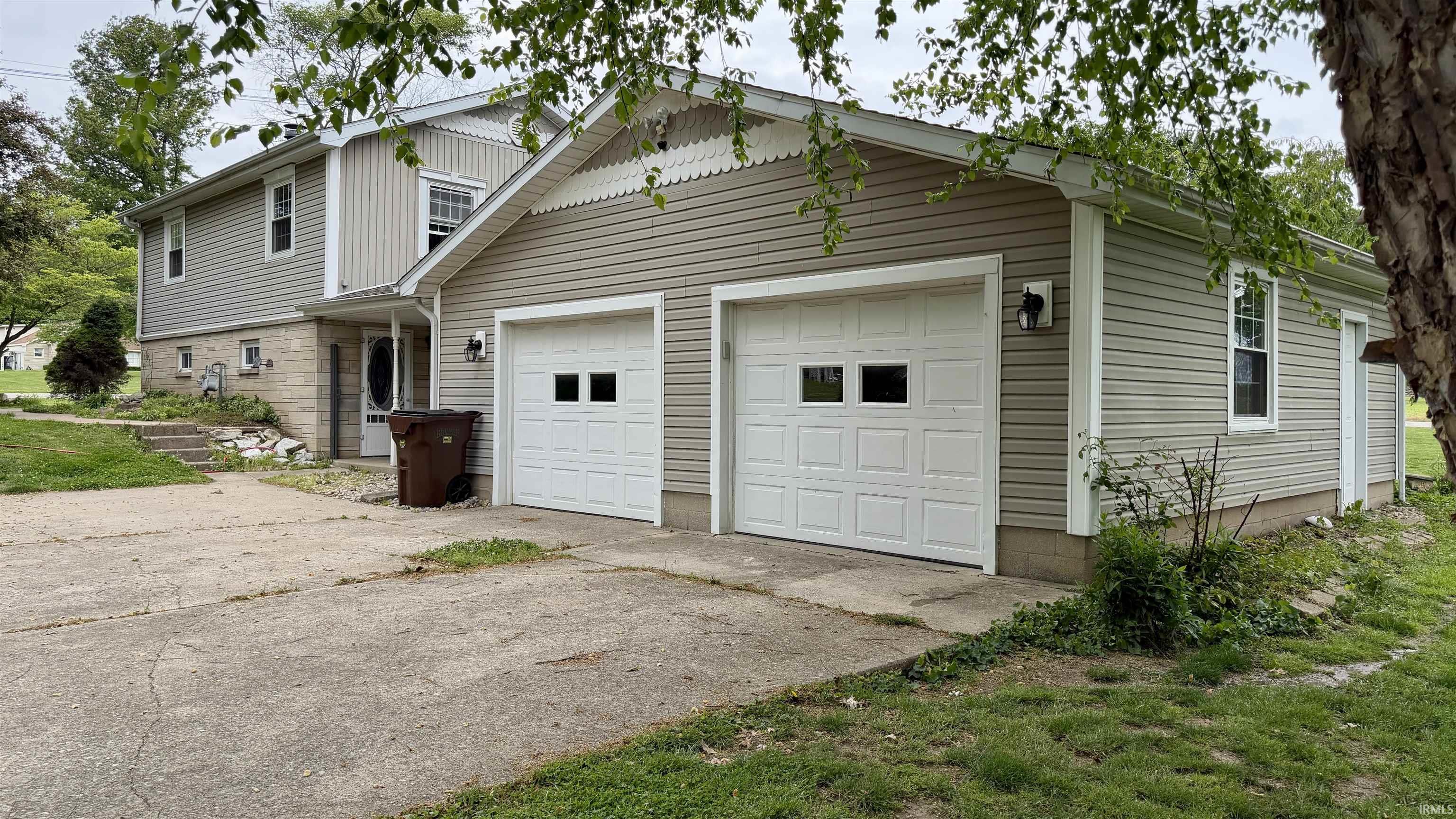 1018 Jersey Street Washington, IN 47501 - Photo 5 of 29