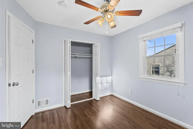 $2,950 | 2325 Fairview Terrace, Alexandria, VA 22303