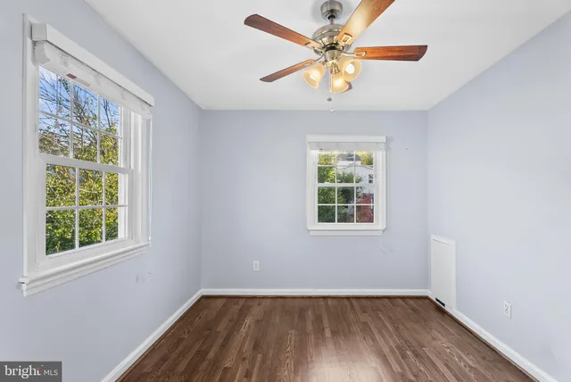 $2,950 | 2325 Fairview Terrace, Alexandria, VA 22303