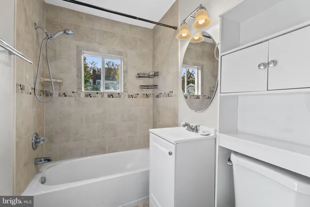 $2,950 | 2325 Fairview Terrace, Alexandria, VA 22303