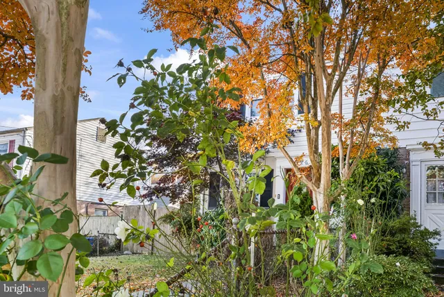 $2,950 | 2325 Fairview Terrace, Alexandria, VA 22303