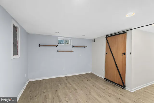 $2,950 | 2325 Fairview Terrace, Alexandria, VA 22303