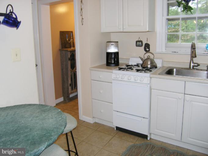 407 Whitestone Road Silver Spring, MD 20901 - Photo 22 of 25 Kitchen