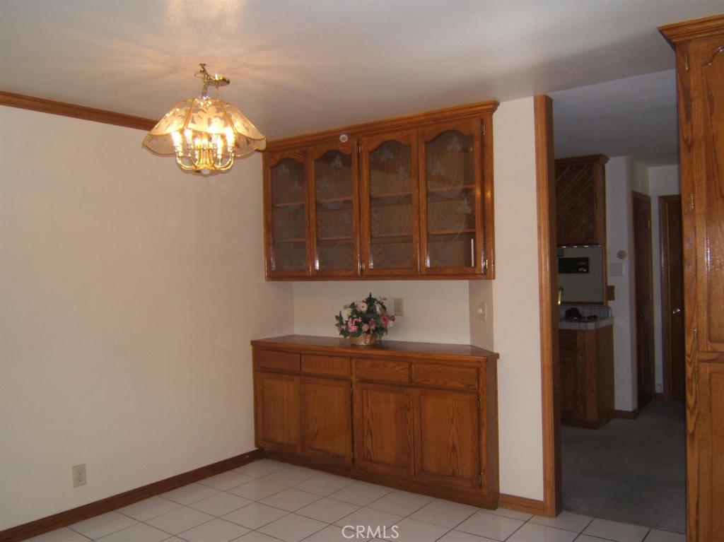 16342 Ridge View Drive Apple Valley, CA 92307 - Photo 7 of 31