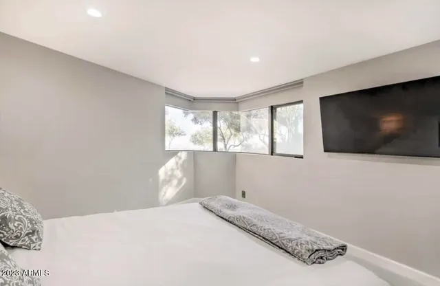 $25,000 | 6010 East Cholla Lane, Paradise Valley, AZ 85253