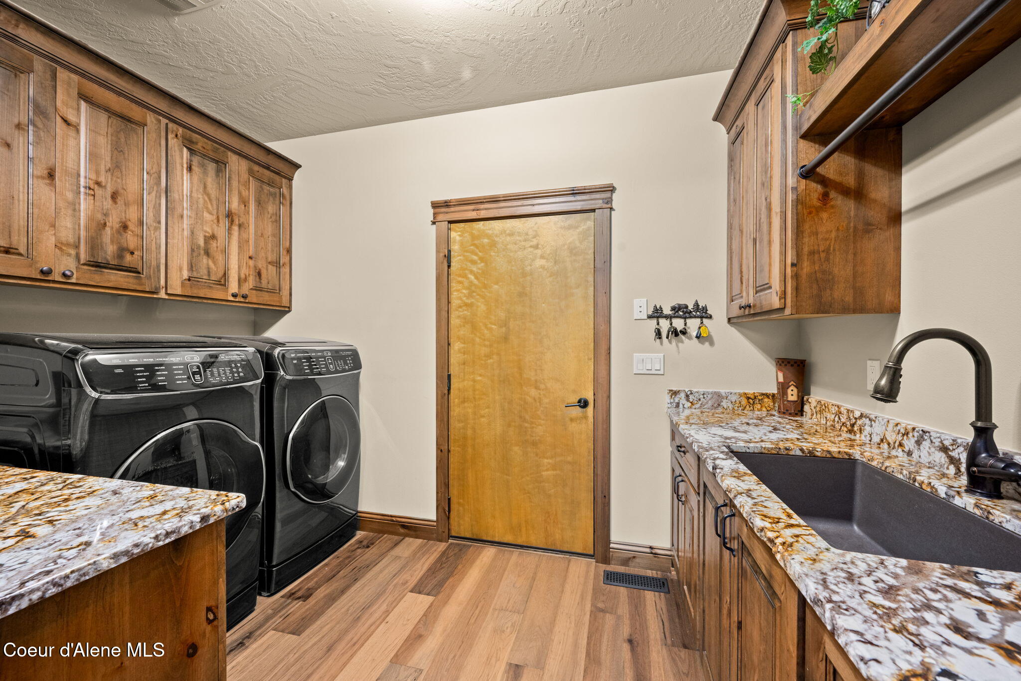 1609 East Amulet Circle Rathdrum, ID 83858 - Photo 27 of 68 Laundry room
