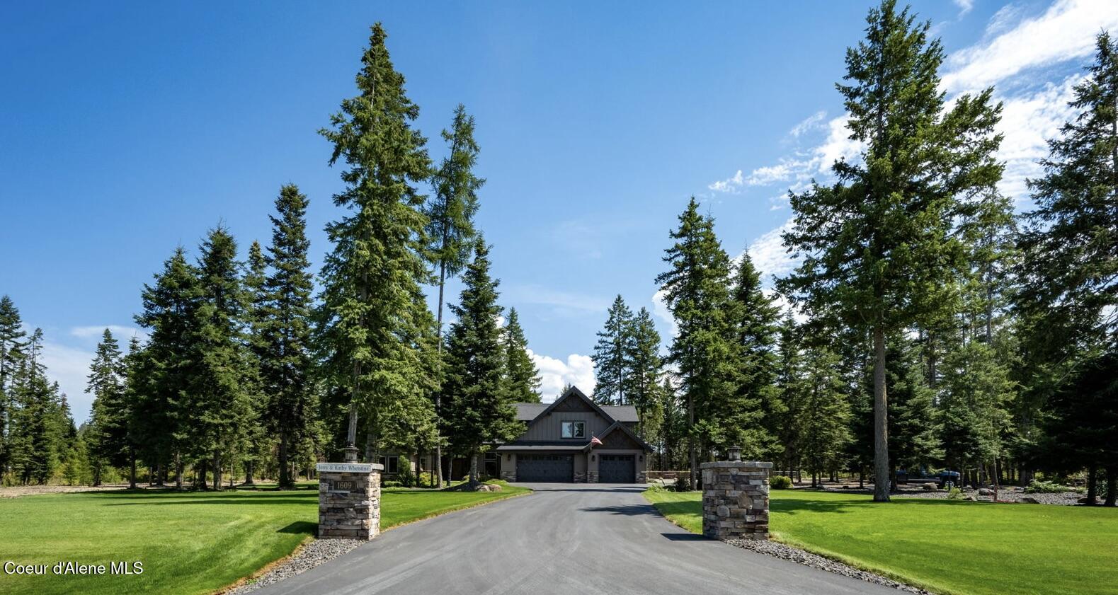 1609 East Amulet Circle Rathdrum, ID 83858 - Photo 3 of 68 Stone pillars & address monument