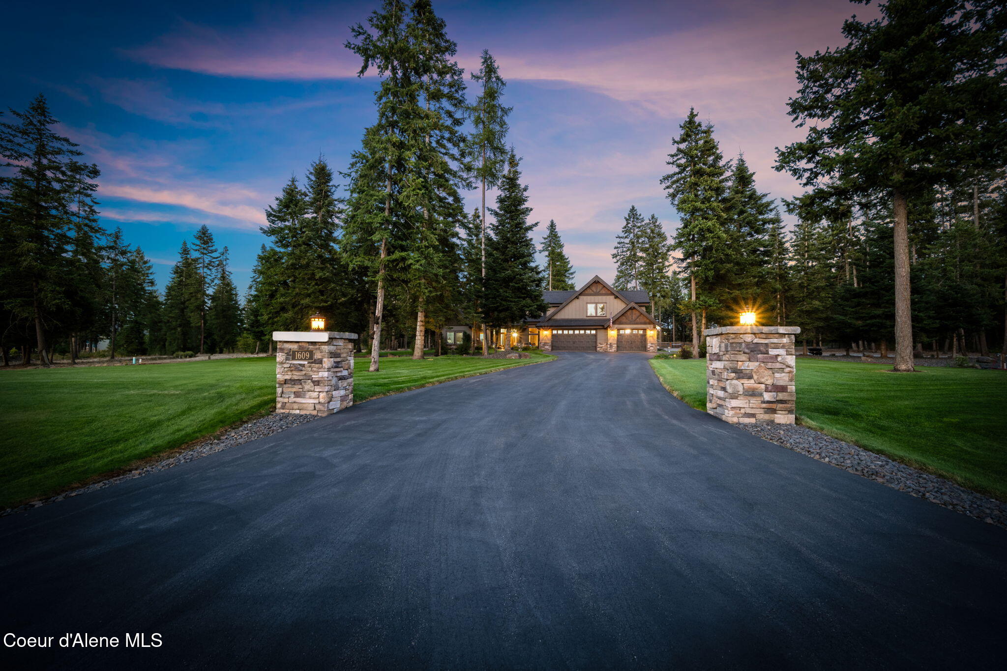 1609 East Amulet Circle Rathdrum, ID 83858 - Photo 58 of 68 Ebntry at evening