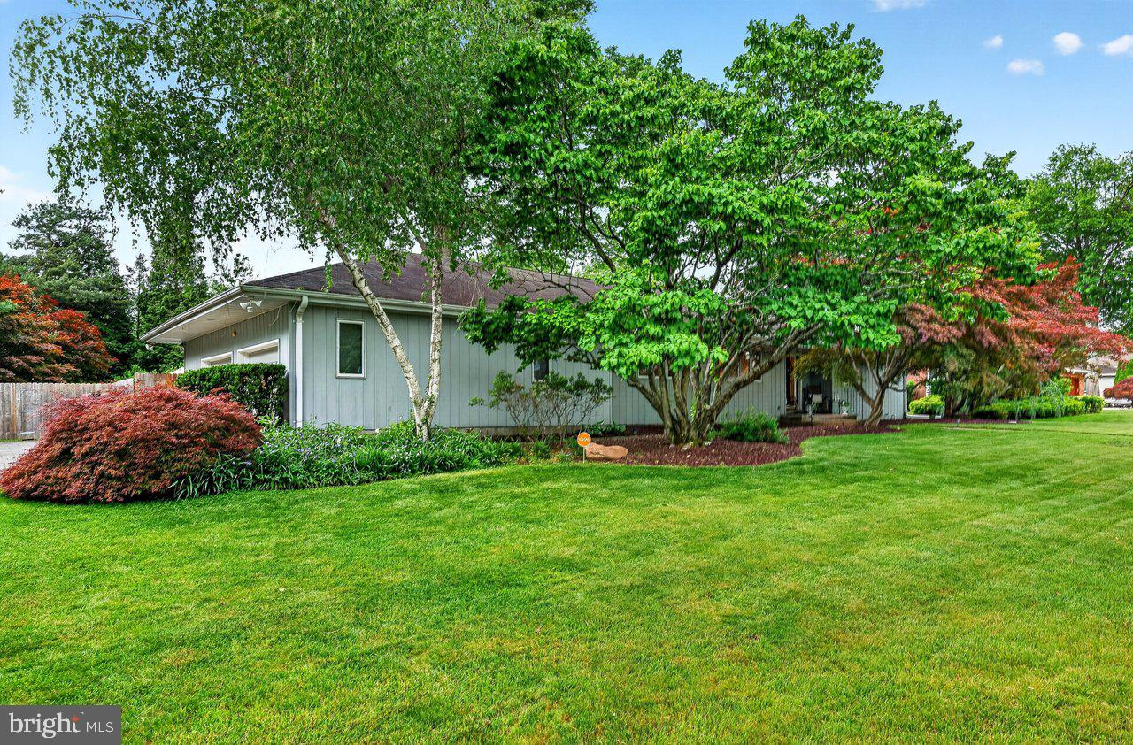 17 Azalea Way Hamilton, NJ 08690 - Photo 2 of 40