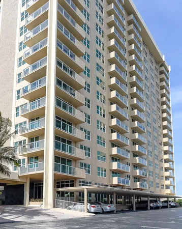 $5,500 | 5440 North Ocean Drive, Unit 304, Singer Island, FL 33404