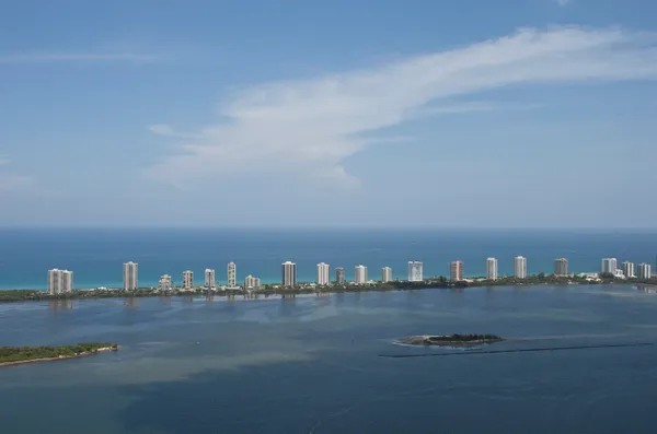 $5,500 | 5440 North Ocean Drive, Unit 304, Singer Island, FL 33404