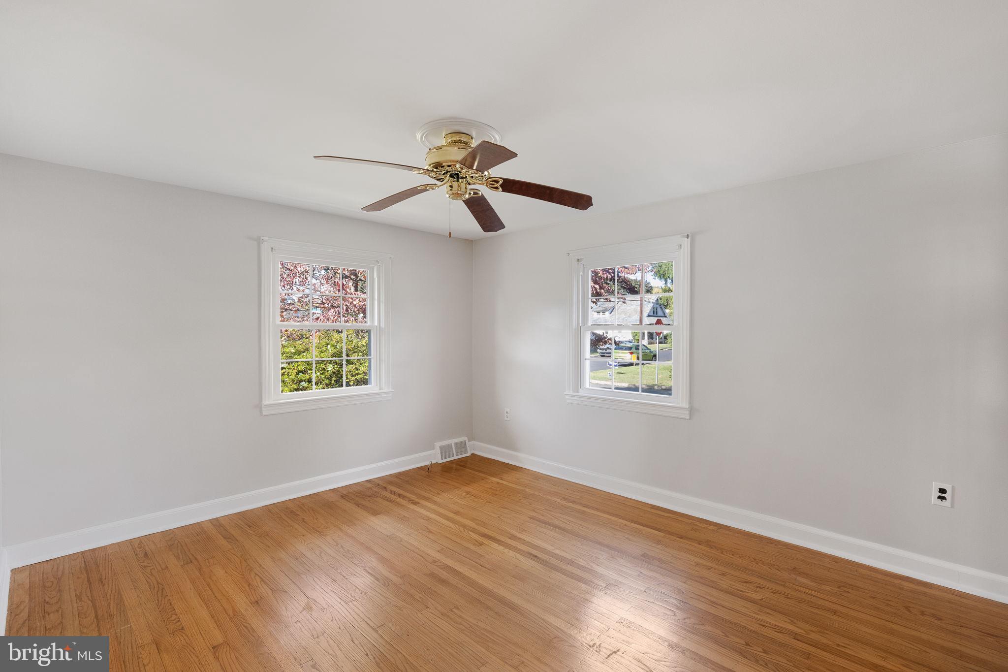 223 Cameron Road Willow Grove, PA 19090 - Photo 16 of 43 Gallery Image 16