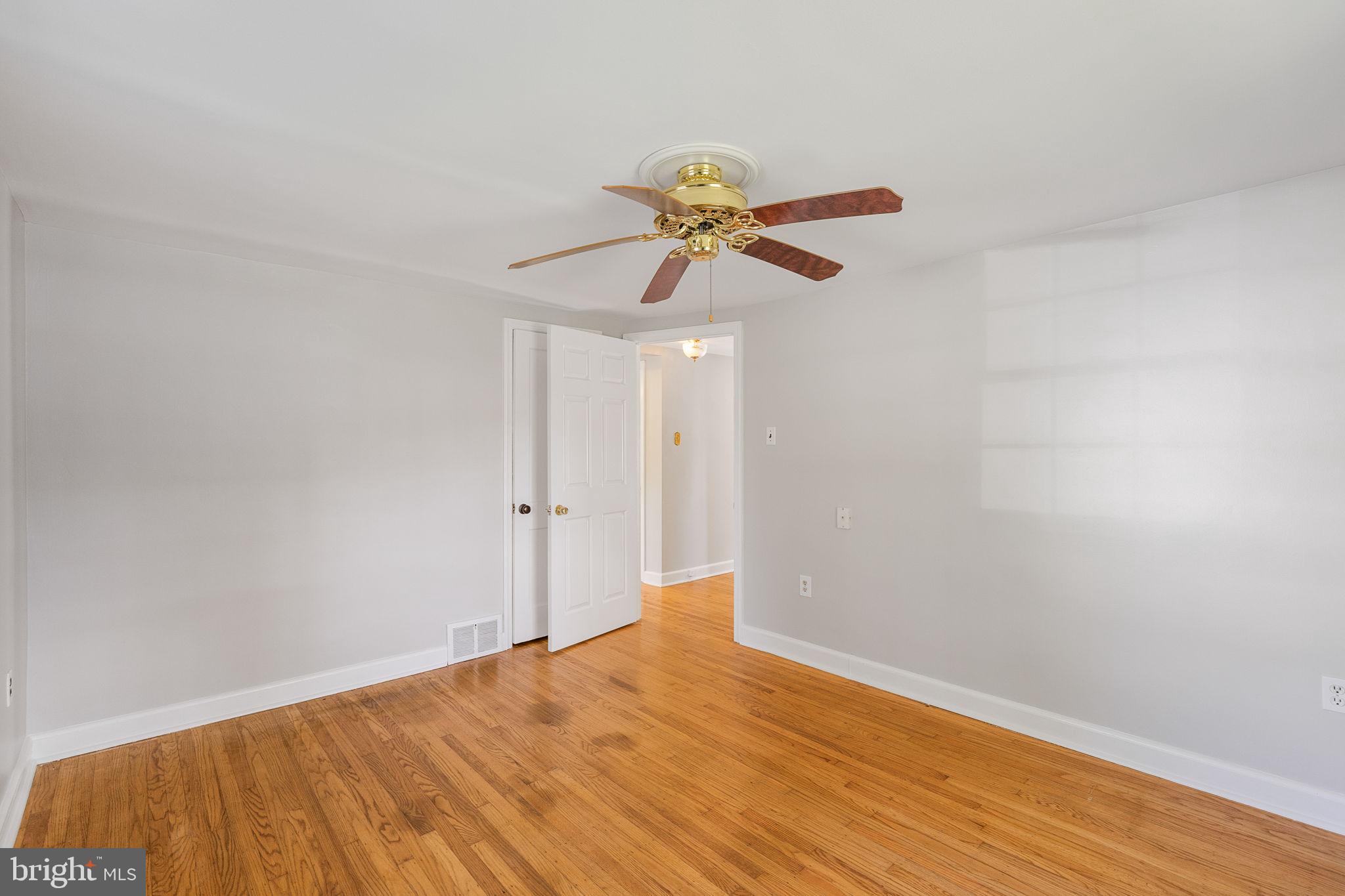 223 Cameron Road Willow Grove, PA 19090 - Photo 17 of 43 Gallery Image 17